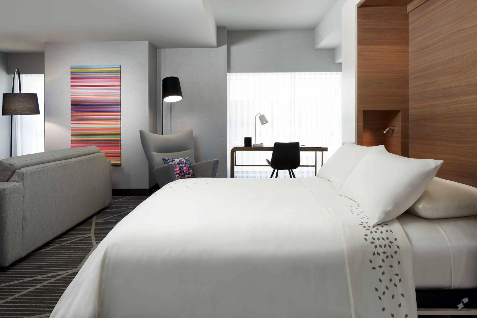 Renaissance Downtown Hotel Montreal